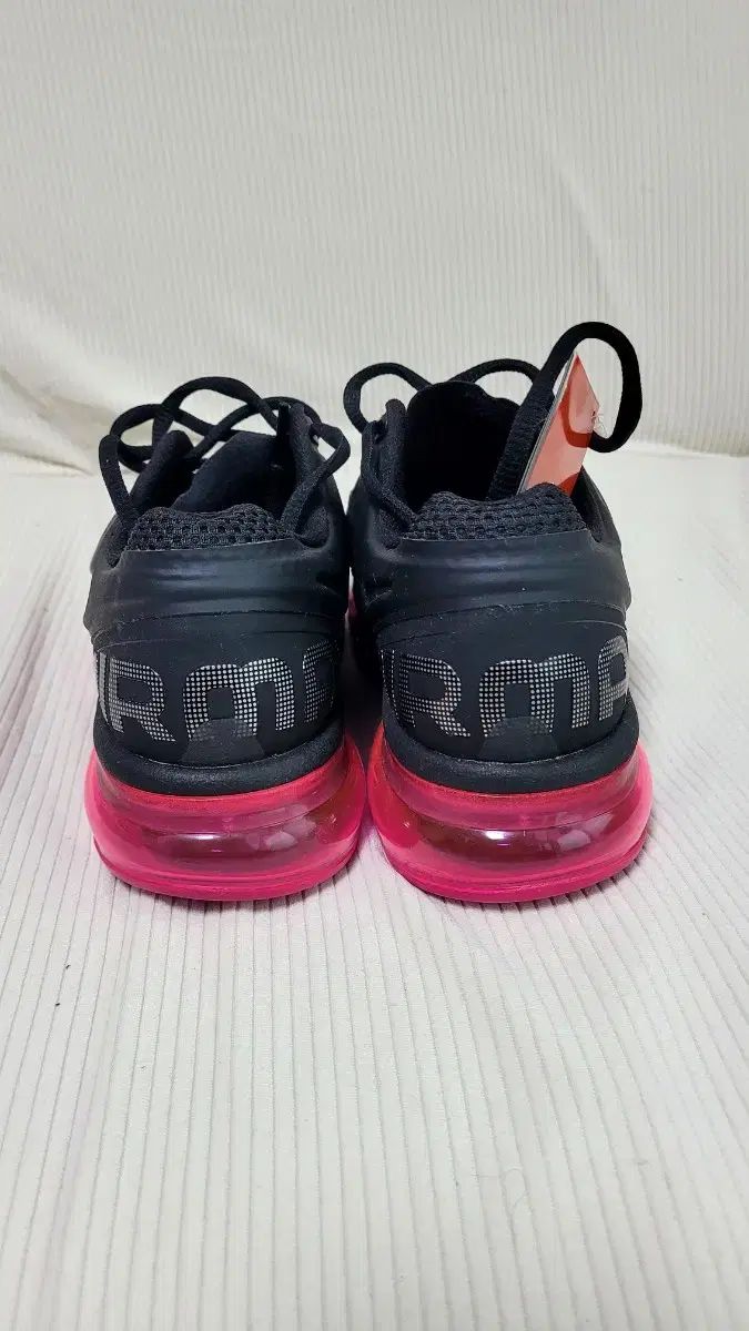 NIKE ナイキ