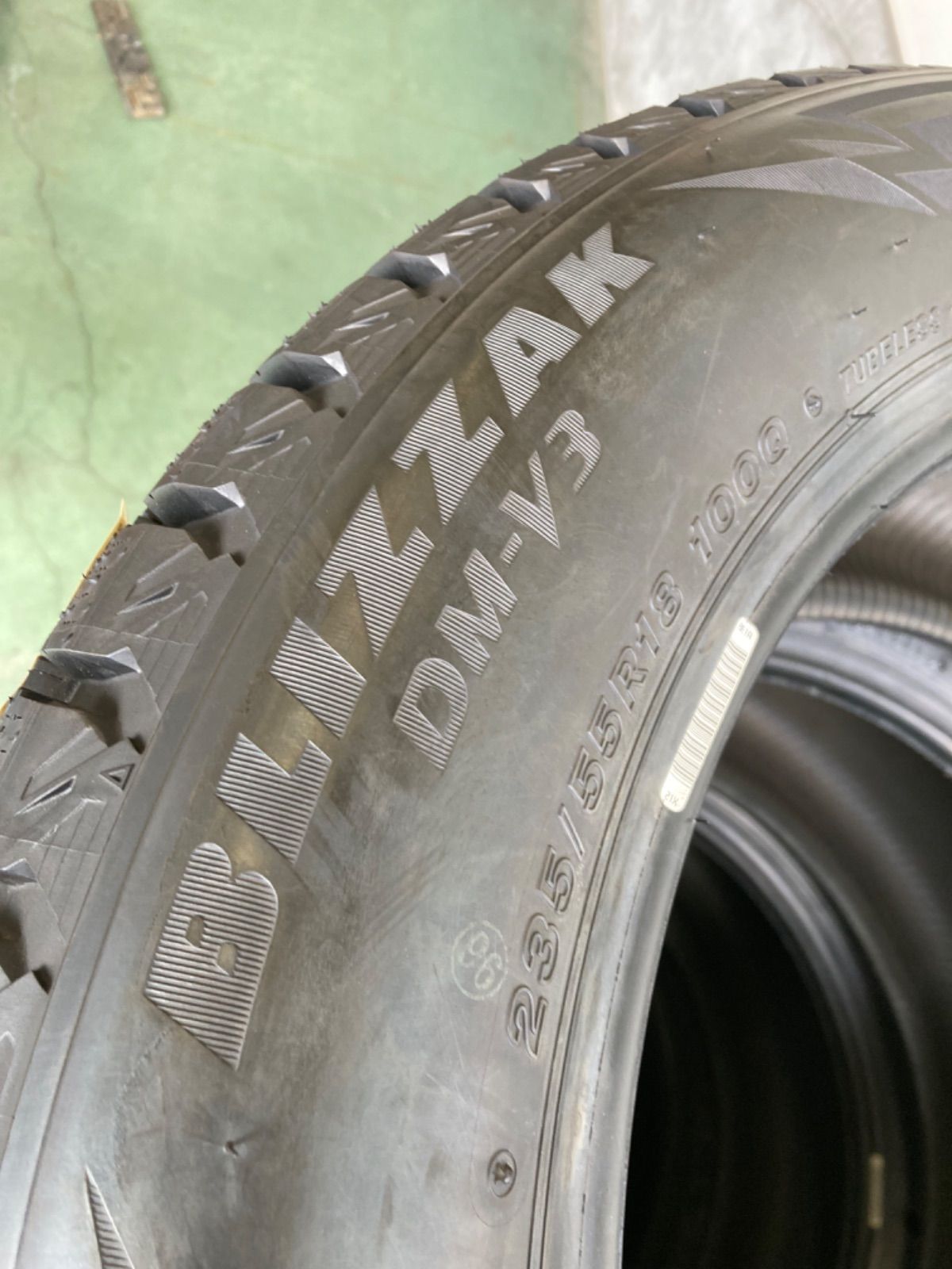 34    未使用品　235／55R18 　ブリヂストン　スタッドレス　2019年製　４本