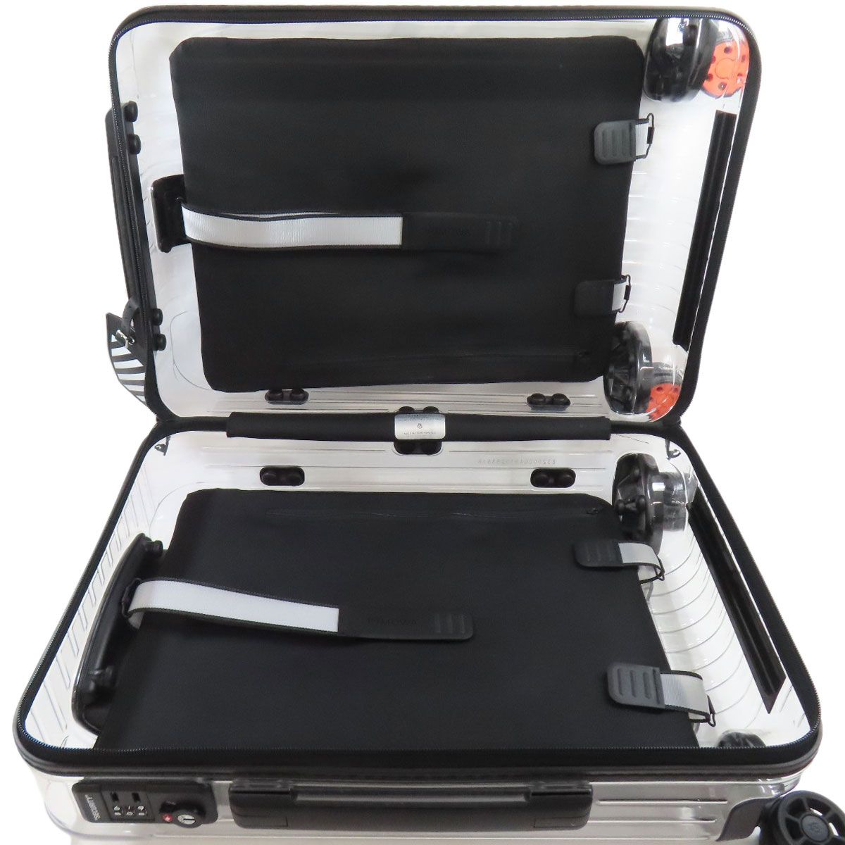 オフホワイトコラボ