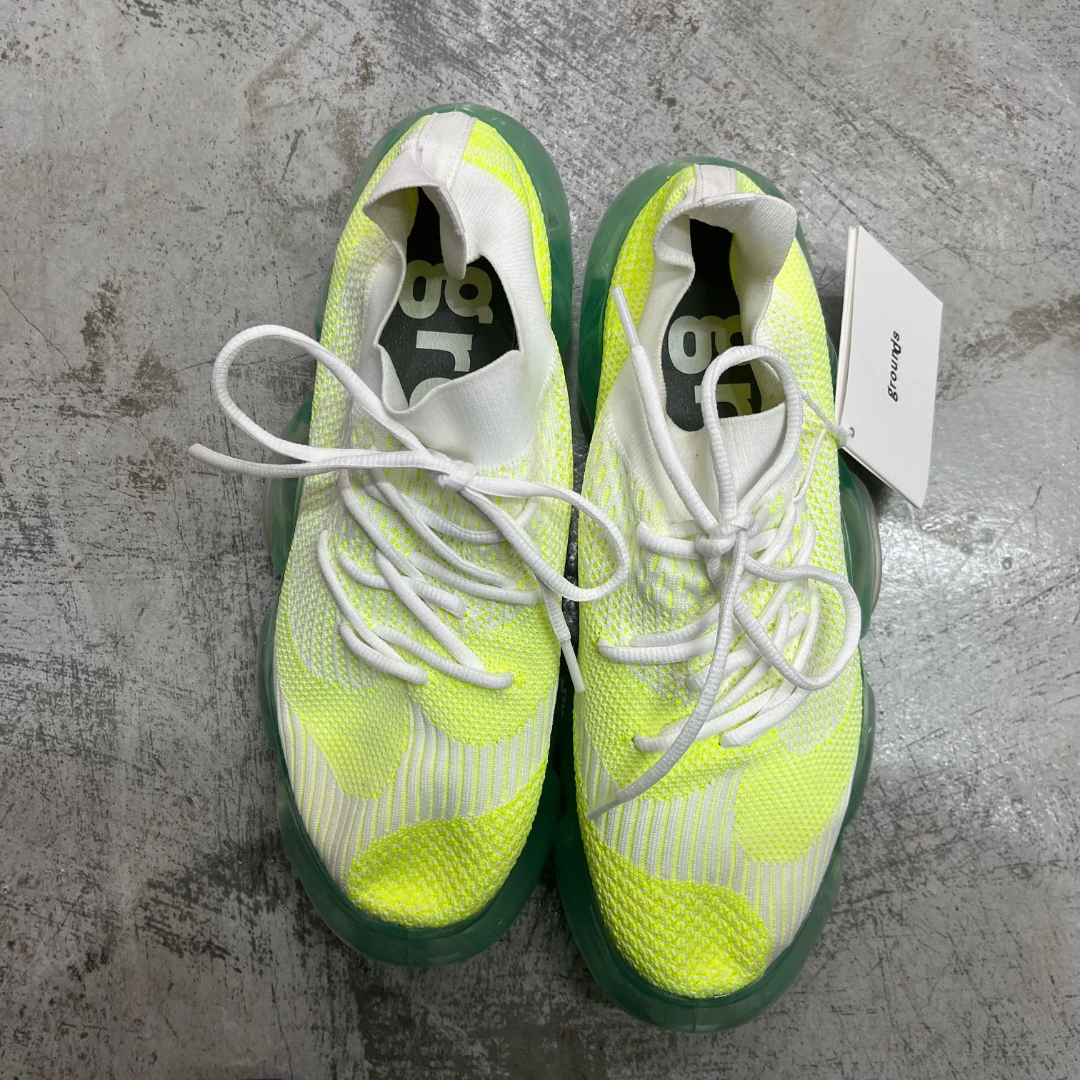 grounds MOOPIE ２４センチ　ホワイト/グレー メッシュスニーカー grounds MOOPIE】クリアグレー メッシュスニーカー - メルカリ
