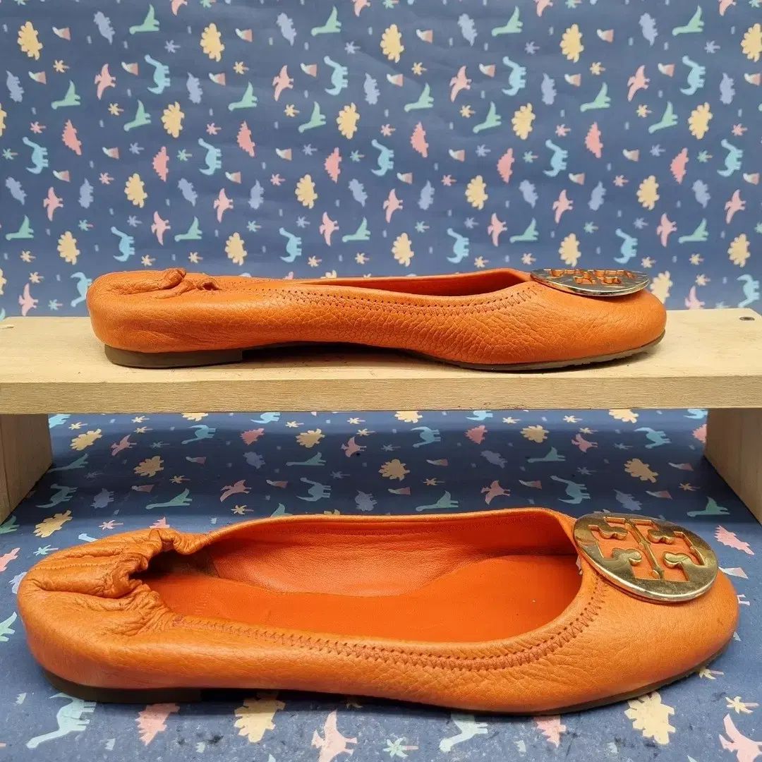 Tory Burch トリーバーチ オープントゥ 女性用フラットシューズ 250