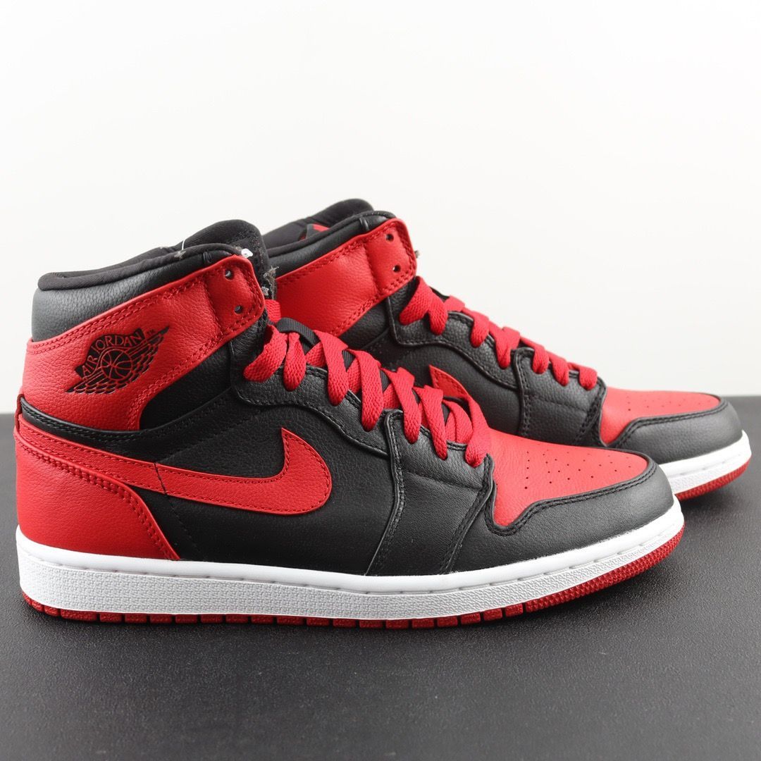 ✨大特価✨NIKE AIR JORDAN 1 MID BRED  26.5cm