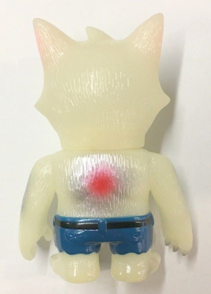 S.H.Figuarts ウルトラマンシリーズ　17体 REALHEAD ネコ男 蓄光成型/銀/メタ赤/青ズボン/黒黄目/ピンク耳