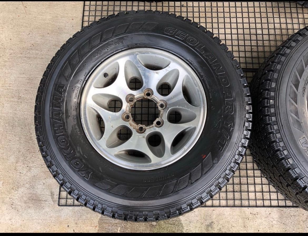 三菱 パジェロ 純正 265/70R16 7J＋10 ホイール　タイヤ　 4本 三菱 パジェロ 純正 265/70R16 7J＋10 6穴 PCD139.7 16インチ