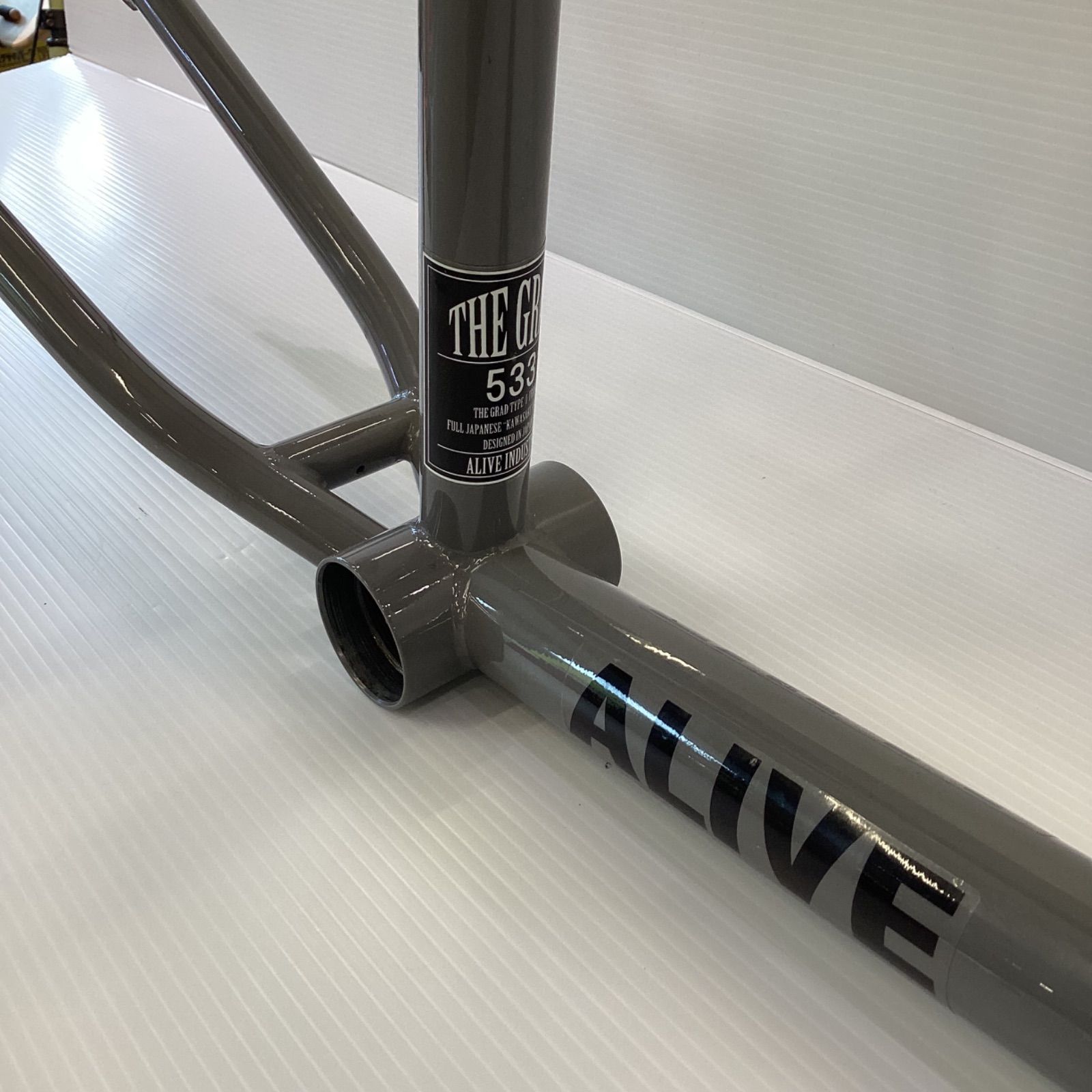 BMX フレーム】ALIVE INDUSTRY GRAD TYPE1 FRAME CONCRETE
