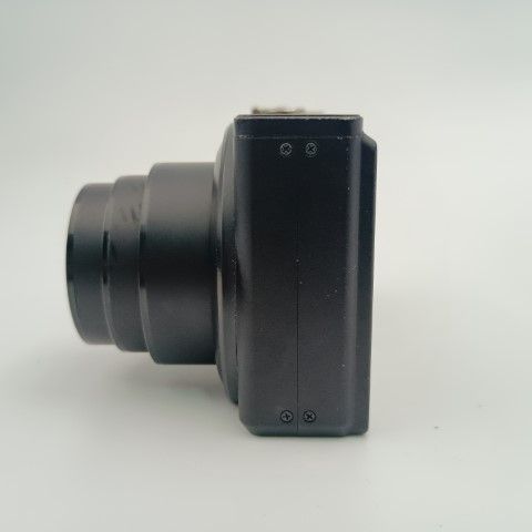 コンパクトデジタルカメラ