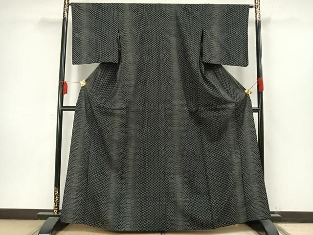 平和屋着物▽本塩沢　単衣　網目文　黒地　正絹　逸品　AAAW1410fy 平和屋着物▽本塩沢 単衣 網目文 黒地 正絹 逸品 AAAW1410fy - メルカリ