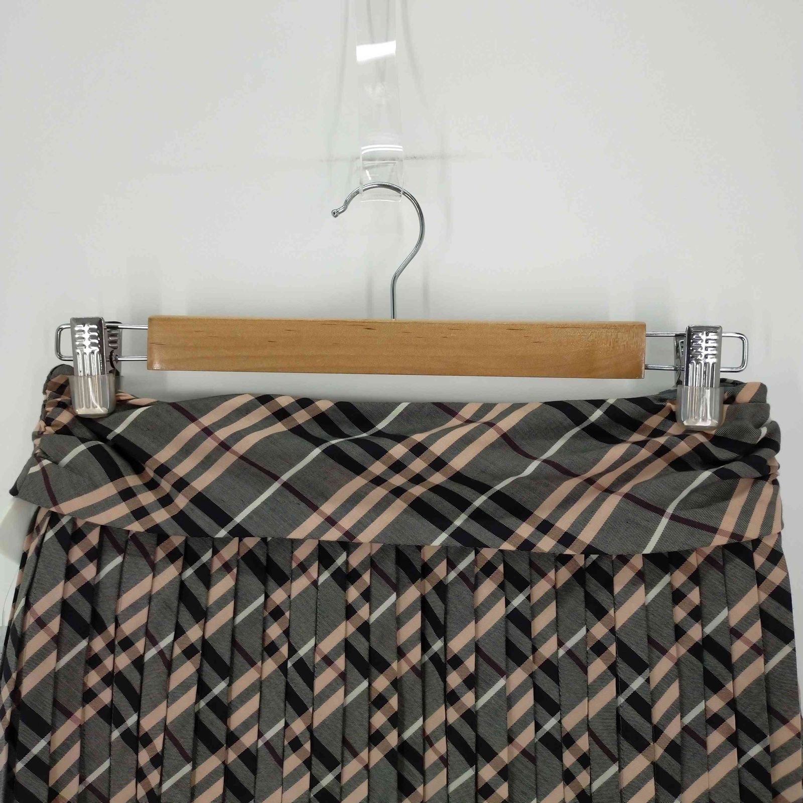 バーバリーロンドンミニスカート BURBERRY - BURBERRY バーバリー ミニスカート XS 赤 【古着