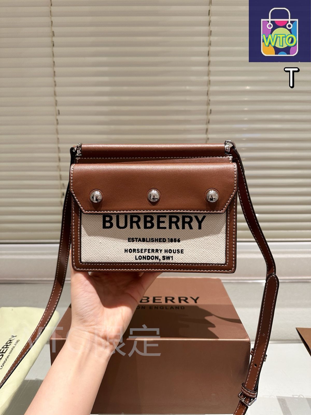Burberry 8100658A1177 関税送料込 BURBERRY バーバリー ANSDELL プルオーバーパーカー【BLACK