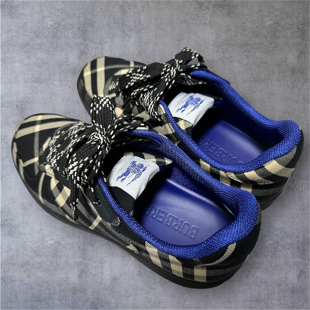 美品！ BURBERRY チェック柄 シューズ - メルカリ