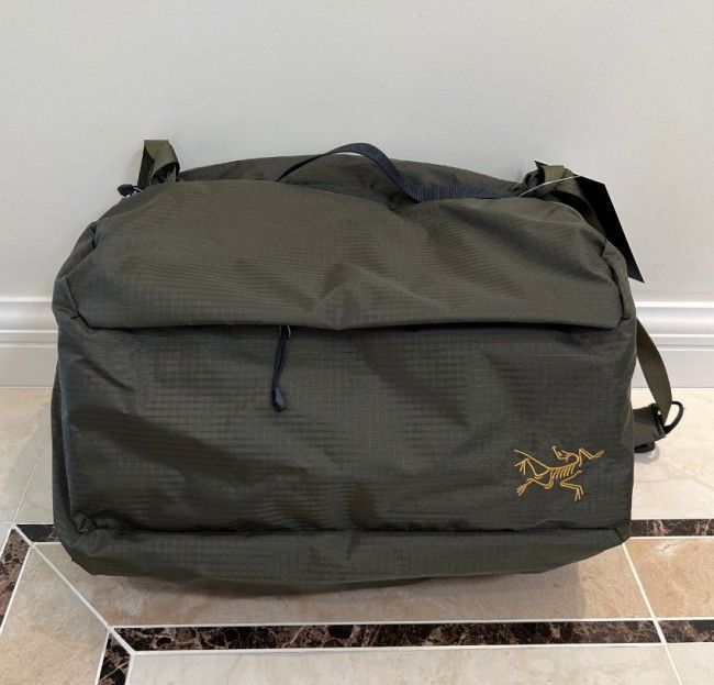 大人気！ ARC'TERYX 多用途 Ion Gear Organizer アイオンギア