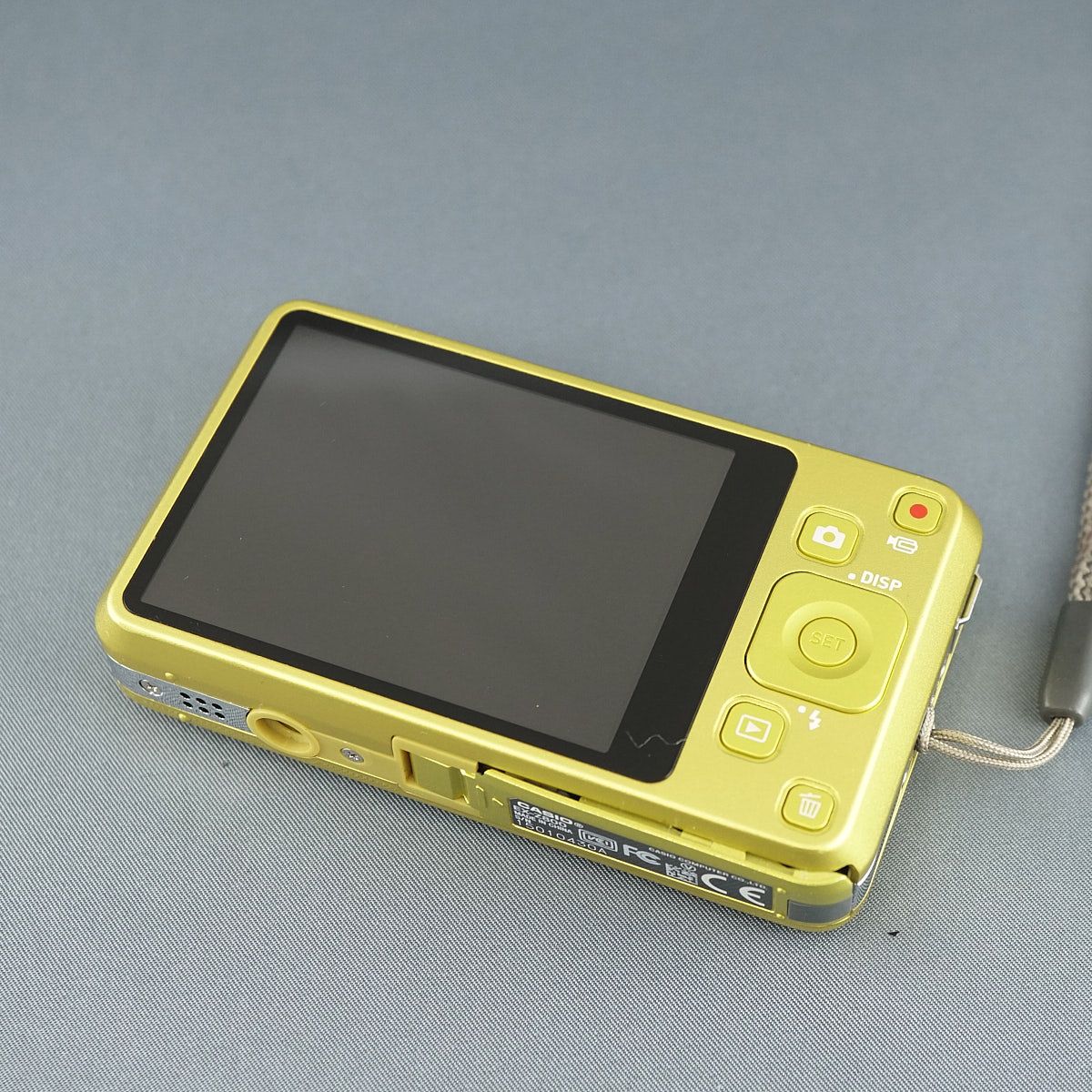 カメラ CASIO カシオ EXILIM EX-Z800 デジカメ イエロー コンデジ