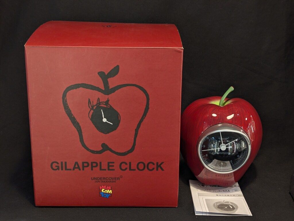 MEDICOMTOY UNDERCOVER GILAPPLE CLOCK 赤