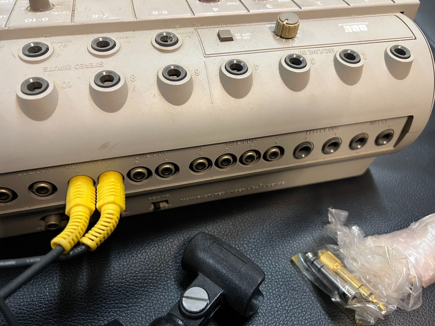 ヘッドホン ケーブル類