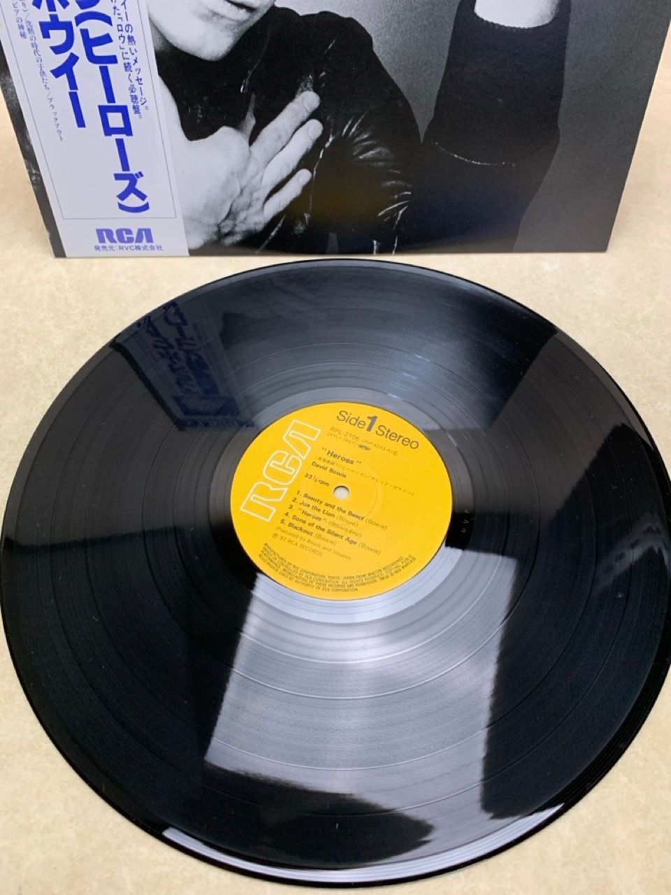 【国内初版】デビッド・ボウイ「英雄夢語り（ヒーローズ）」LP レコード 帯付き 国内初版】デビッド・ボウイ「英雄夢語り（ヒーローズ）」LP