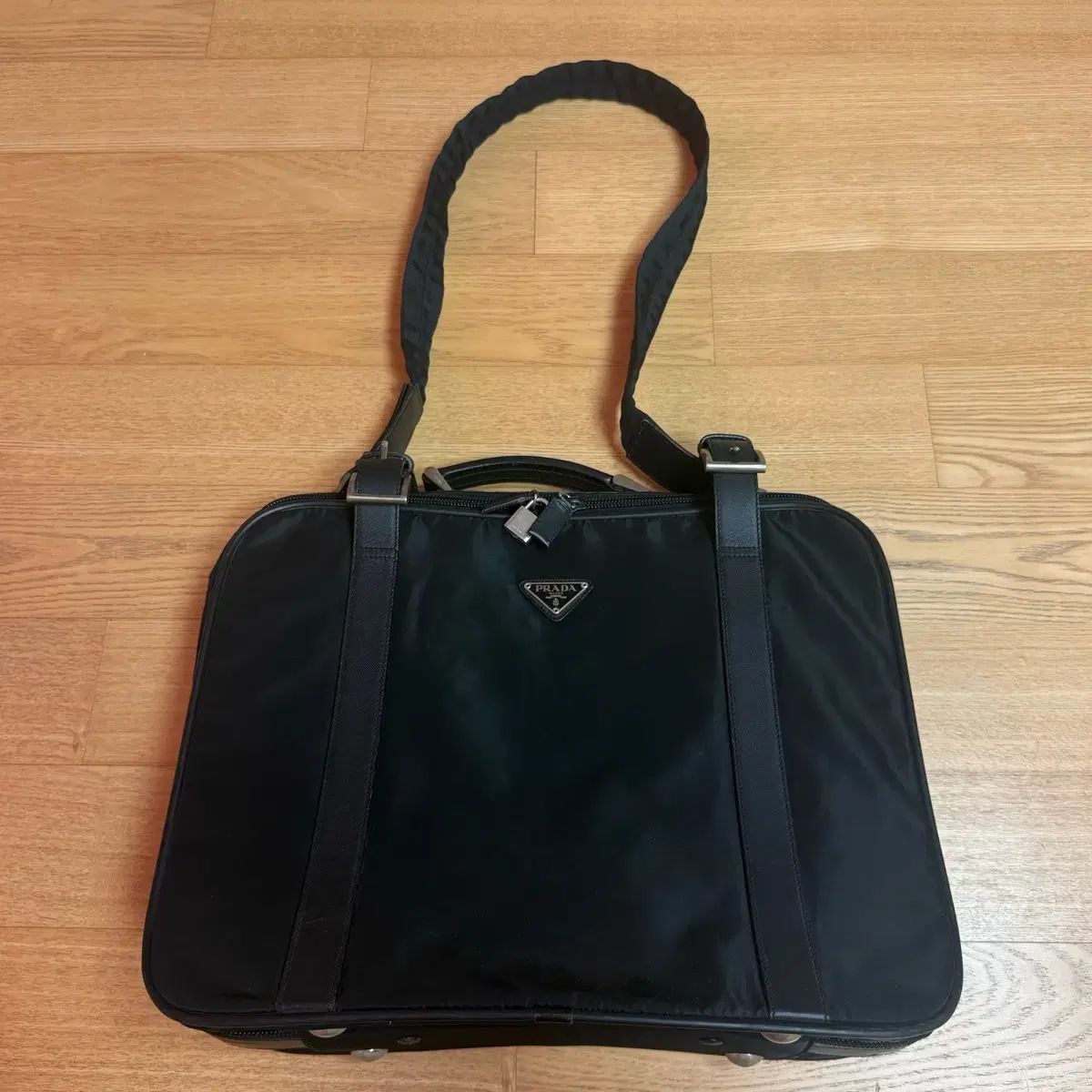 プラダ サフィアーノ ジムバッグ キャリーバッグ 衣類バッグ