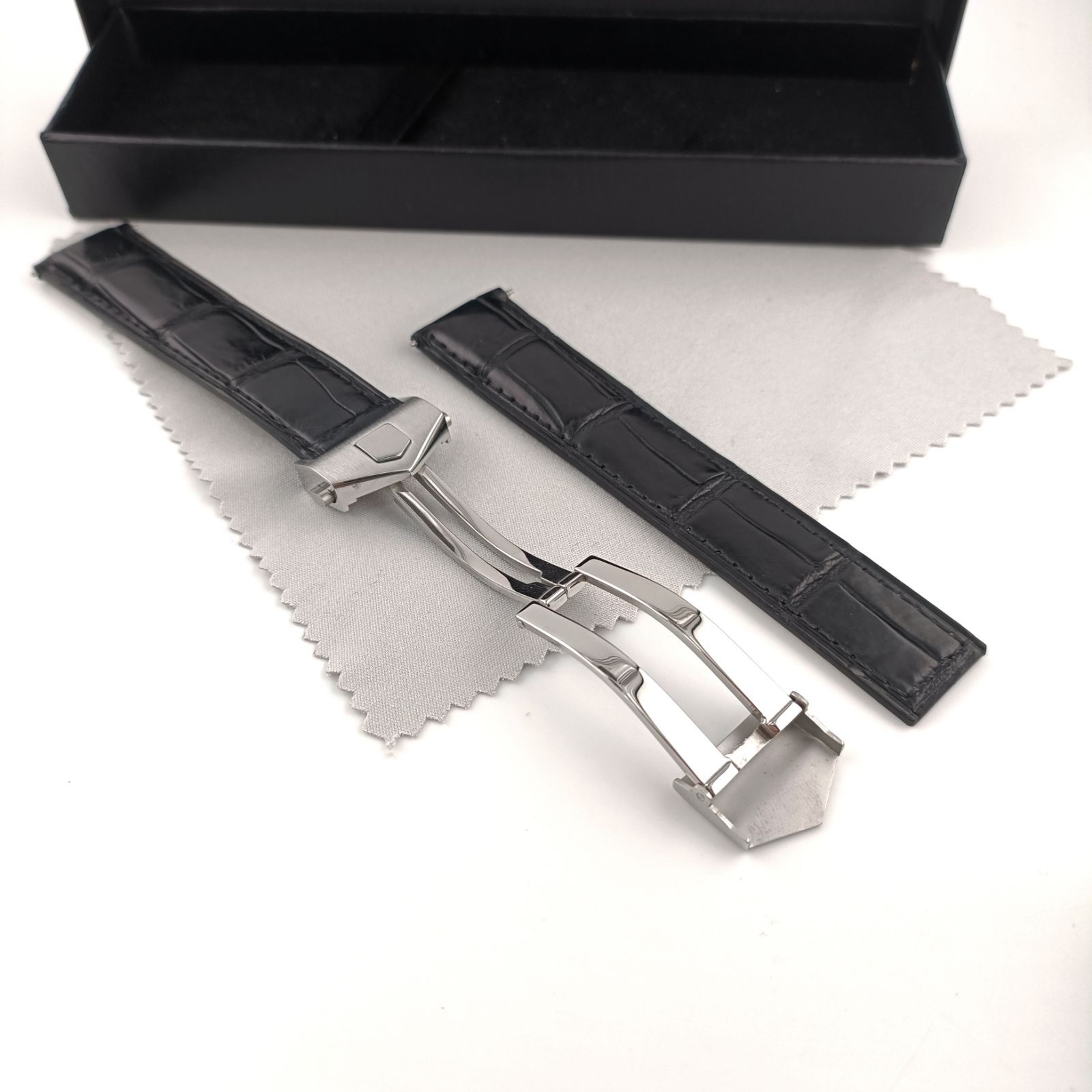 【未使用】HERMES(エルメス) JCペラン クロコダイル 時計 ベルト 19 未使用】HERMES(エルメス) JCペラン クロコダイル 時計 ベルト 19 未