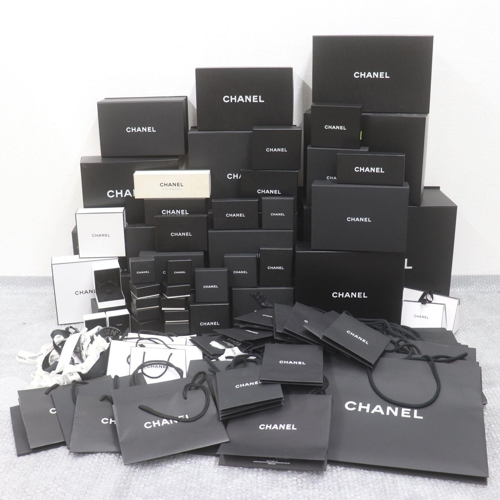 CHANEL 空箱　アクセサリー　BOX 空箱　11個　セット売り　まとめ売り Yahoo!オークション -「シャネル空箱」の落札相場・落札価格