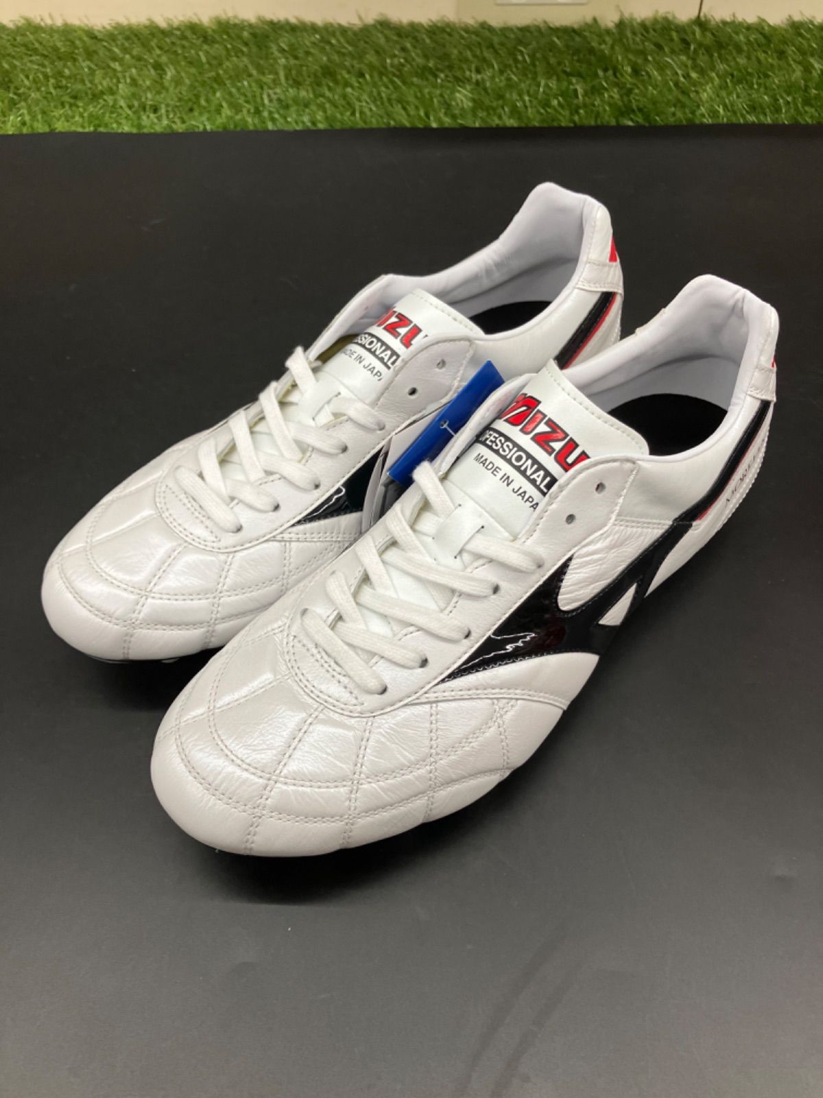 Amazon.com | Mizuno Morelia II Japan Soccer Spike - white