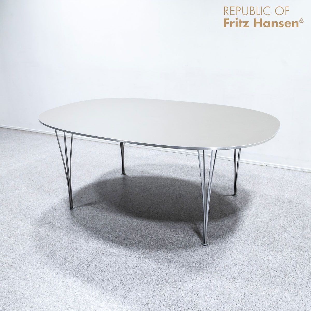 中古品】FRITZ HANSEN フリッツ ハンセン スーパー楕円テーブル ダイニング テーブル グレー ピート・ハイン 定価44万 - メルカリ