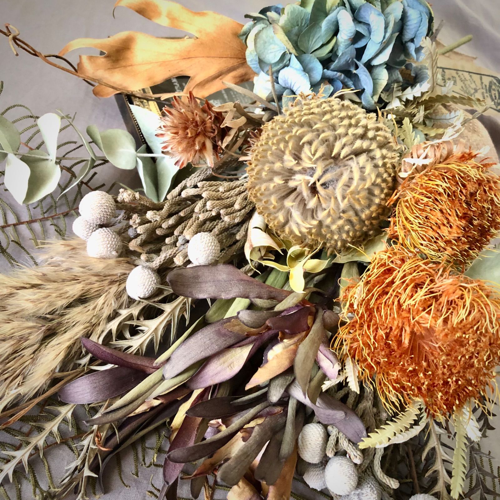 ドライフラワースワッグ大きめウエディングブーケ前撮りグレビレア壁掛け