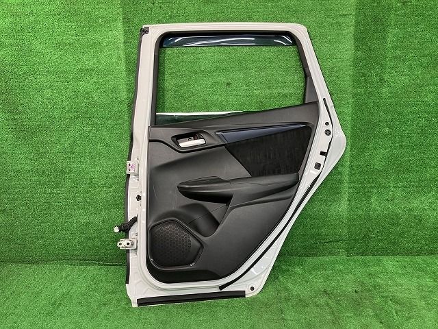 大好評販売中！ シャトル GP8 右リアドア ハイブリッド ホンダセンシング 4WD アサヒ M2L3 67510-T5A-N10ZZ NH883P ガリ傷なし