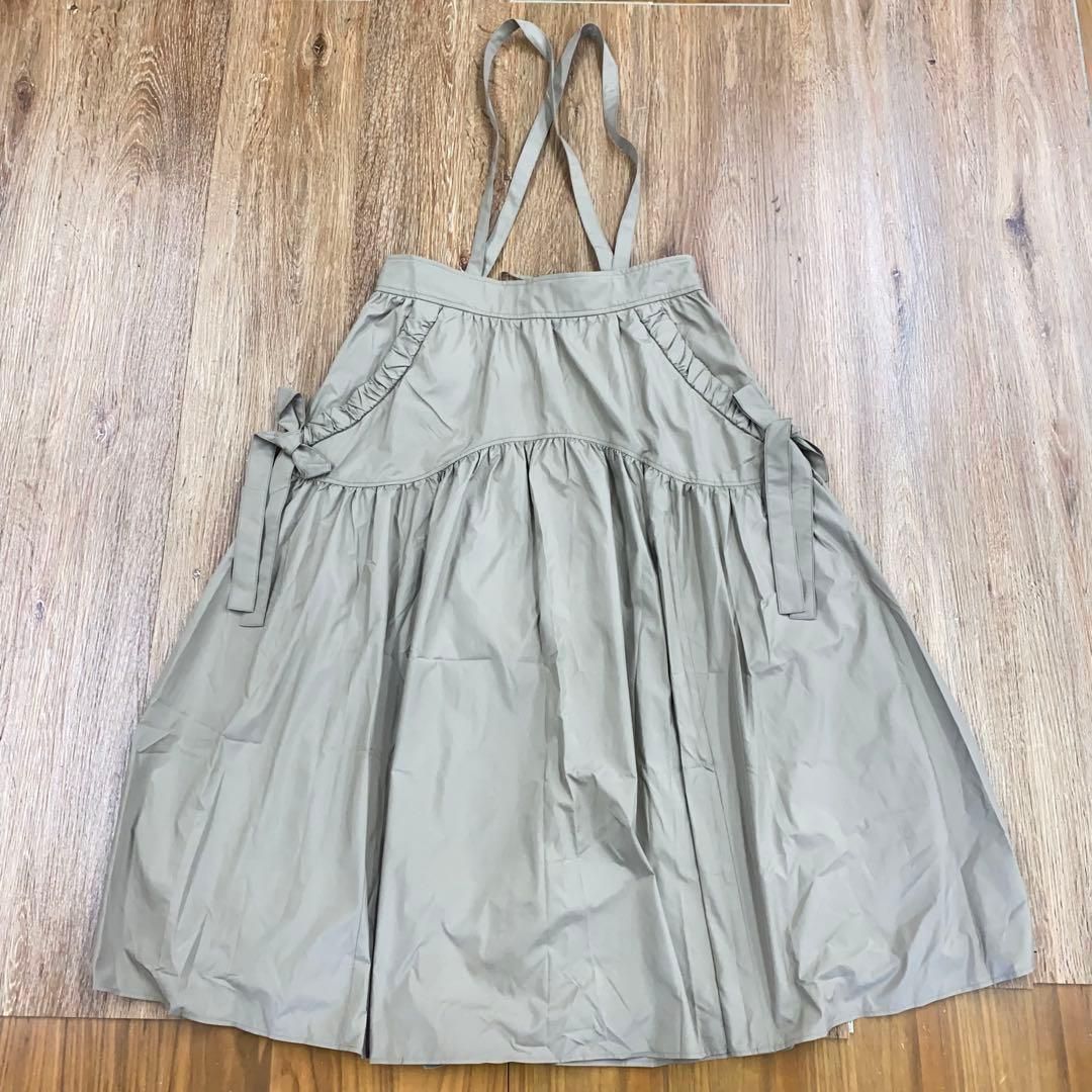 タフタサスペンダー付きスカート