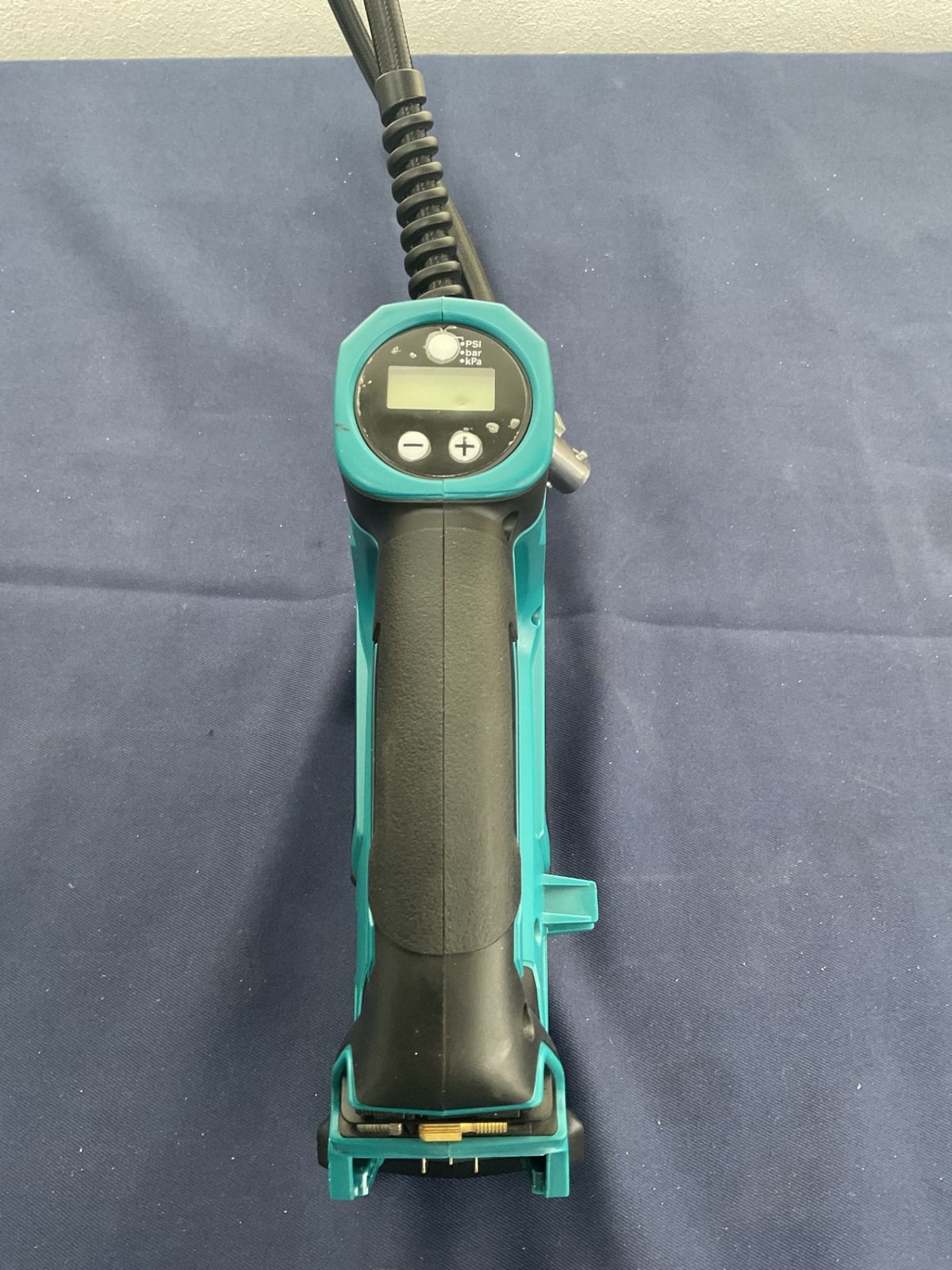 ☆マキタ(makita) コードレス空気入れ MP100DSH【八尾店