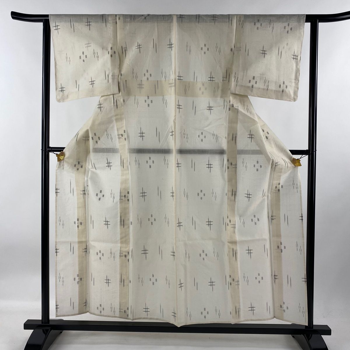 紬 身丈157.5cm 裄丈61cm S 薄物 夏紬 井桁絣 絣柄 クリーム 正絹 名品