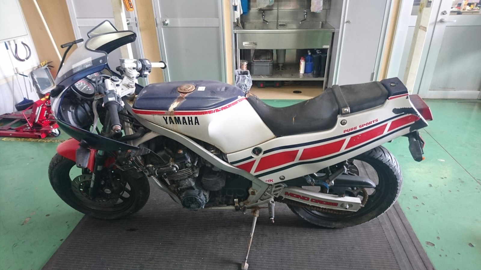 中古 ヤマハFZ400R フロントフェンダー まとめ買いでお得 - パーツ