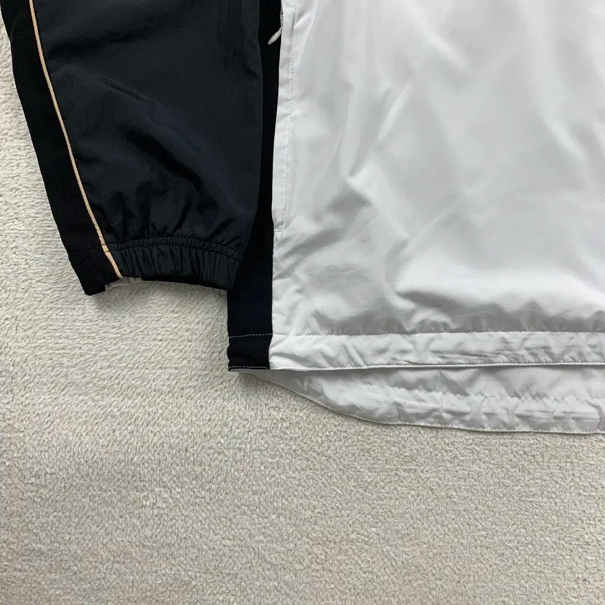 ウィンドブレーカー