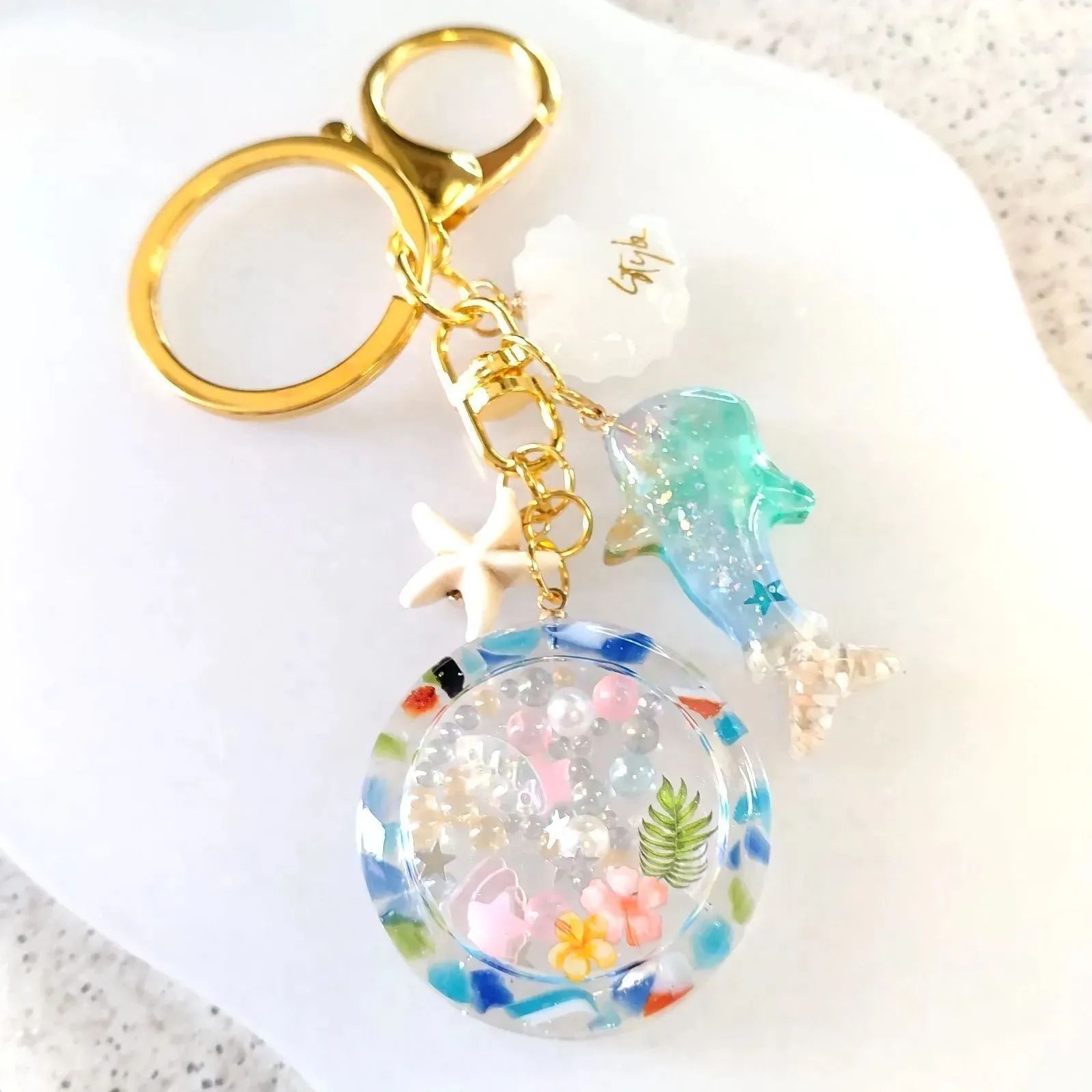 ☆海の仲間☆ジンベエザメ 回転レジンキーホルダー ハンドメイド