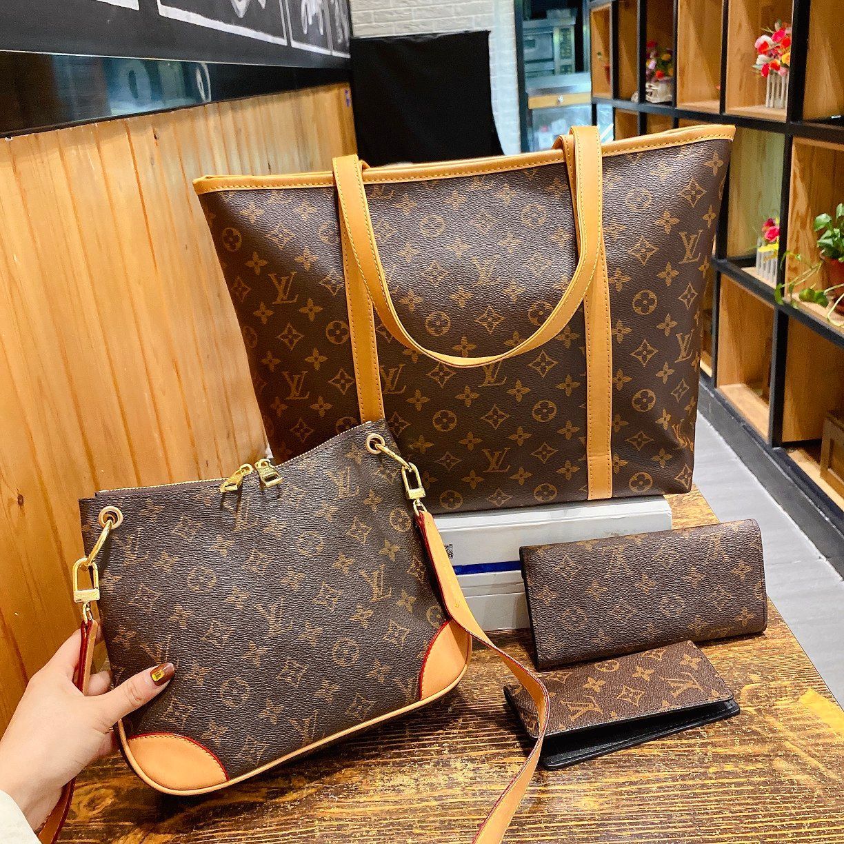 ⭐️美品⭐️ルイヴィトン LOUIS VUITTON 3点セット 大容量トートバッグ ショルダーバッグ ハンドバッグ 長財布 - メルカリ