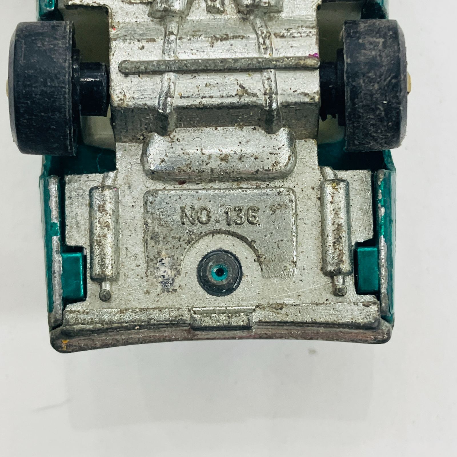 TRI-ANG TOP