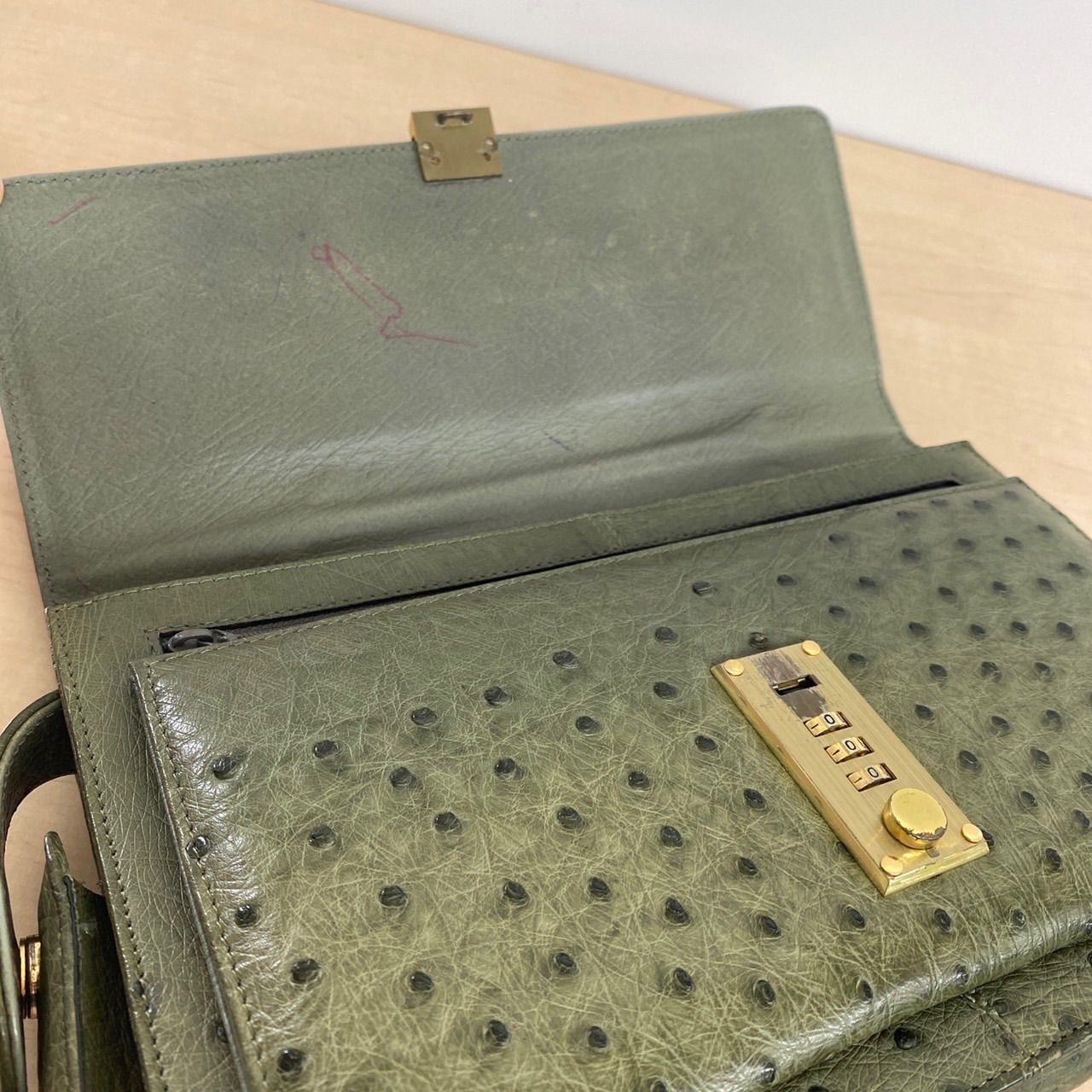 オーストリッチ セカンドバッグ ダイヤルロック式 B208 - メルカリ