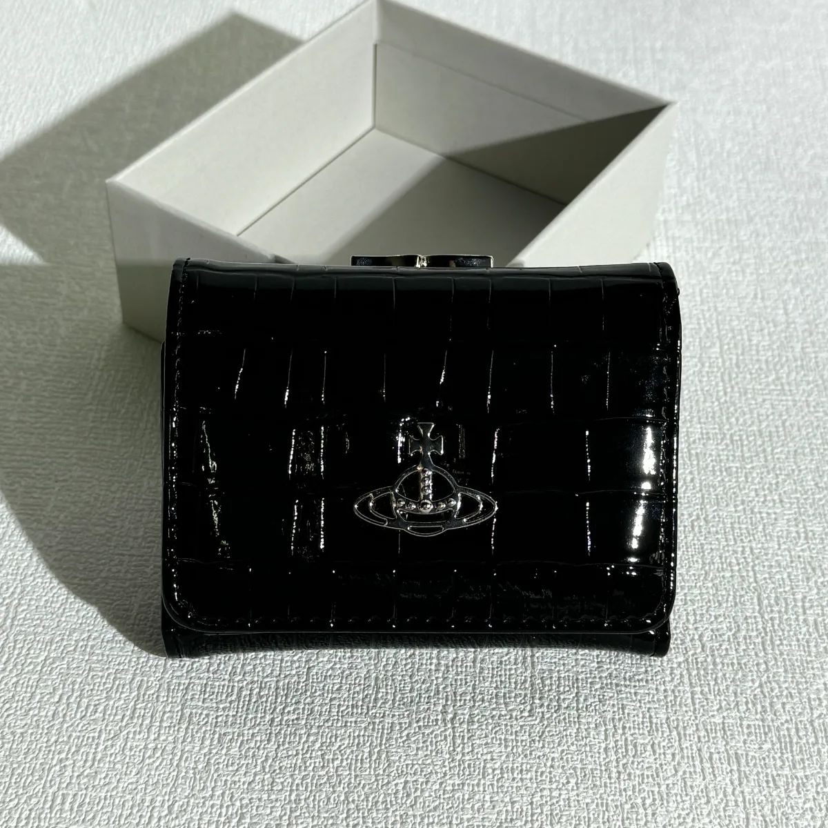 Vivienne Westwood 三つ折り財布 エナメルブラック 人気 Vivienne