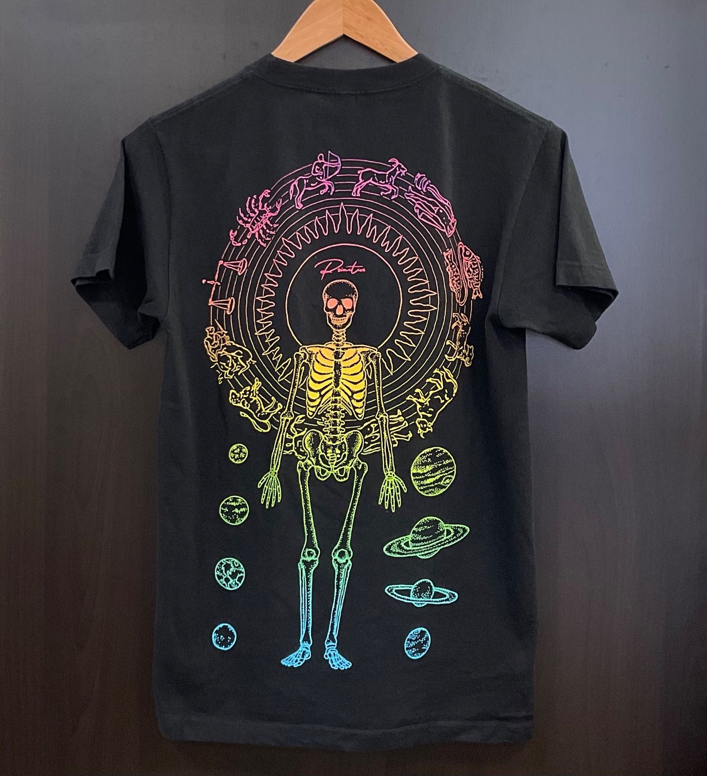 Primitive プリミティブ Tシャツ スケボー SIGNS TEE スカル