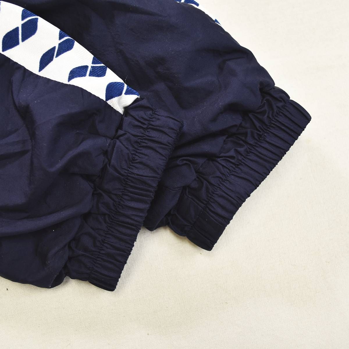 デサントジップアップ ジャケット 裏地メッシュ ブラック Lサイズ DESCENTE(デサント) ⁄ ジップアップジャケット⁄L⁄ポリエステル⁄BLK