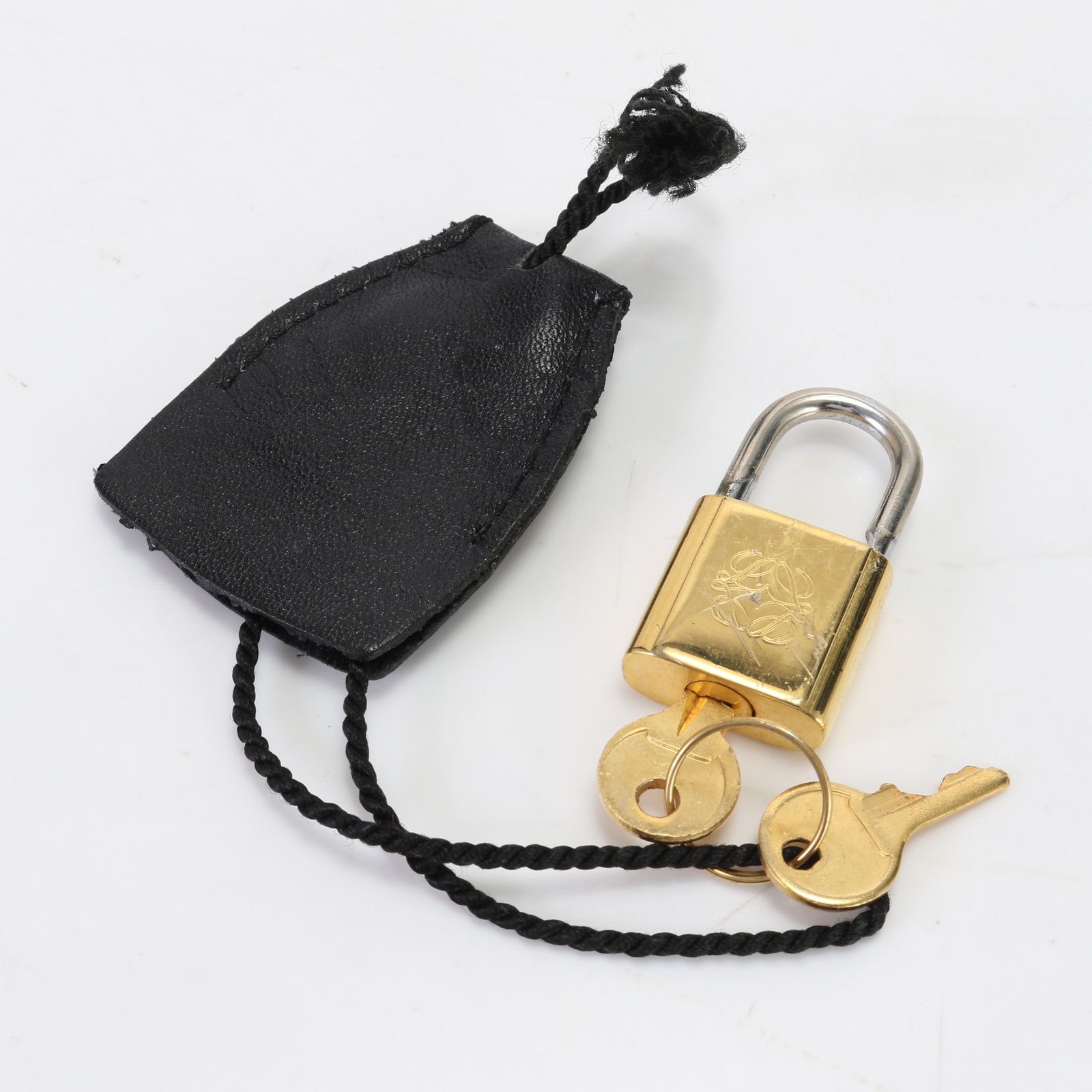 LOEWE ビジネスバッグ　カーフレザー　レザー　アナグラム　鍵　クロシェット LOEWE / ロエベ アナグラム 牛革 カーフ ブラック 黒 ビジネス