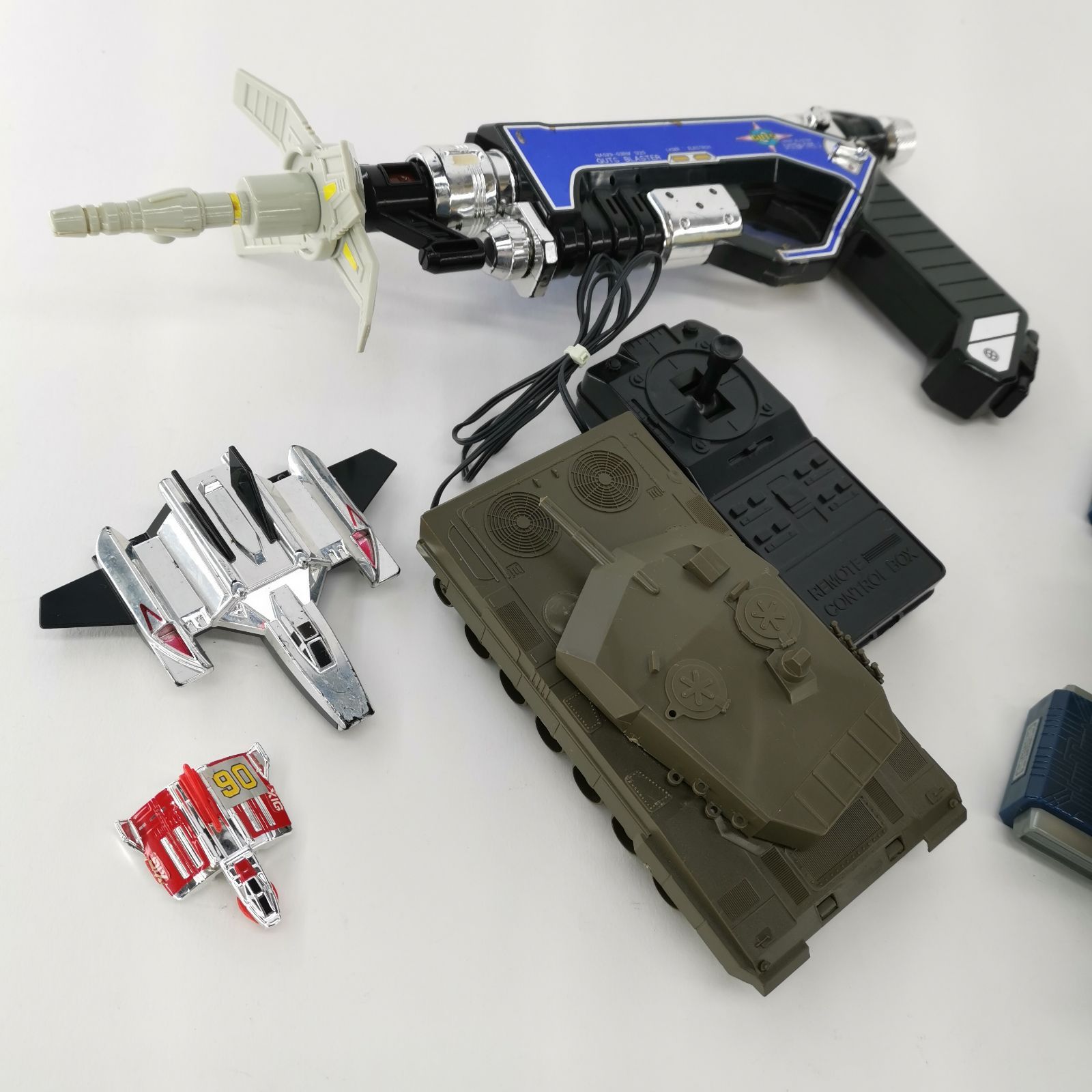 空中母艦基地 エリアルベース ウルトラマンガイヤ おもちゃ 小物 格安 ウルトラマンガイア]ウルトラ基地第四弾！空中母艦基地エリアル