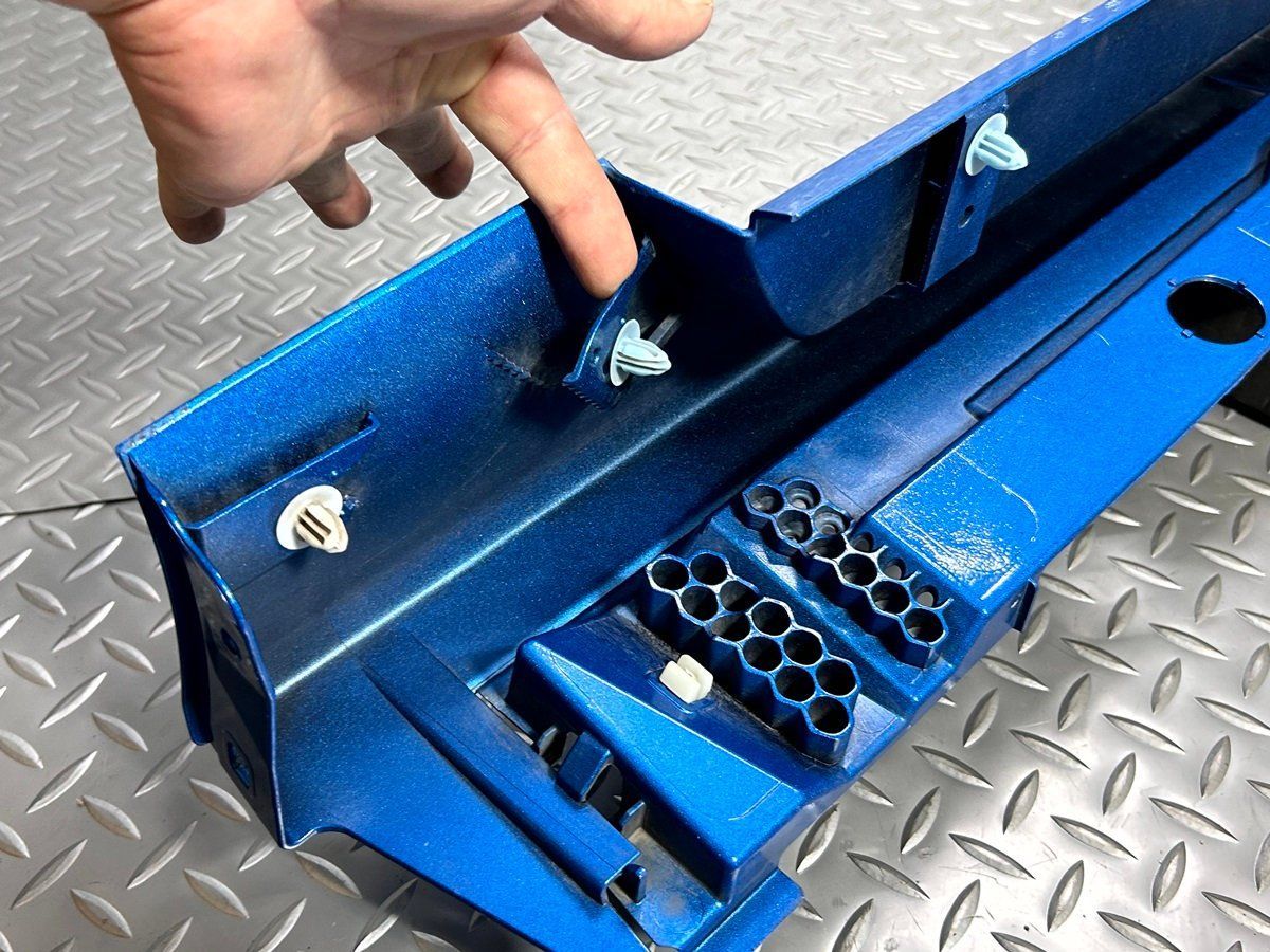 プリウス ZVW50 右サイドステップ S 1G3 75850-47030-B1 M奥 004470