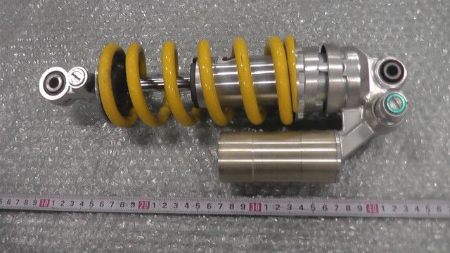 YZF-R1 JYARN095000000xxx の リアサスペンション 1757561701