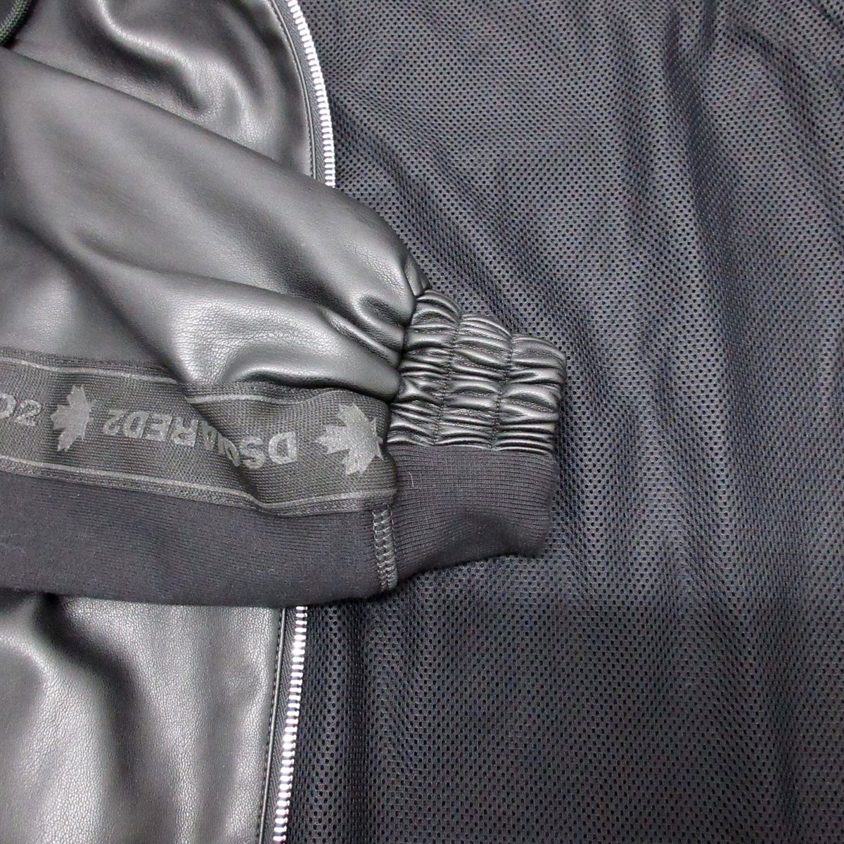DSQUARED2(ディースクエアード) ブルゾン サイズ44 S メンズ美品 - 黒 長袖/一部フェイクレザー/春・秋物 綿、フェイクレザー