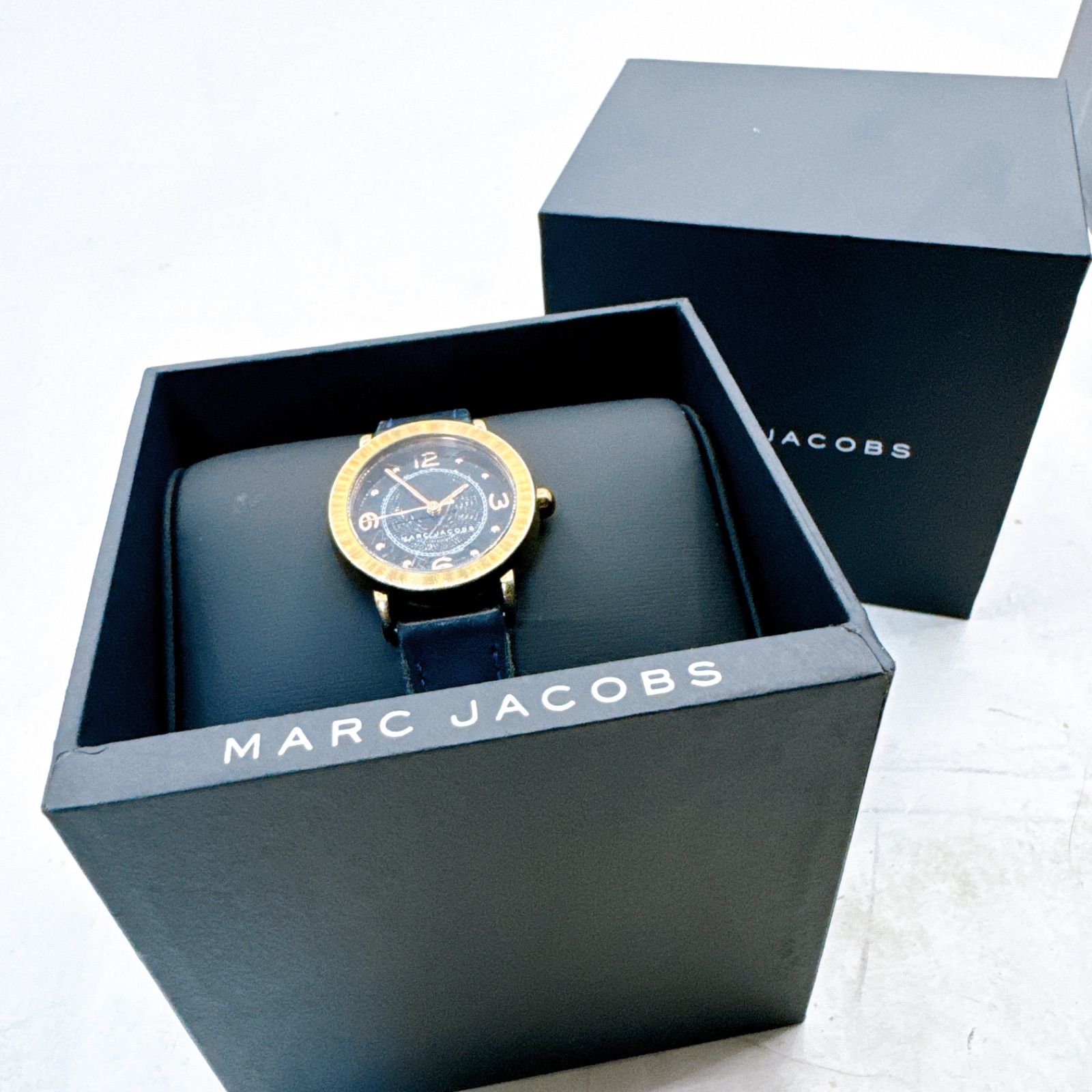 動作品・電池交換済み】MARC JACOBS マーク ジェイコブス MJ1577 レディース 腕時計 中古 傷あり スタイリッシュデザイン 箱付き -  メルカリ