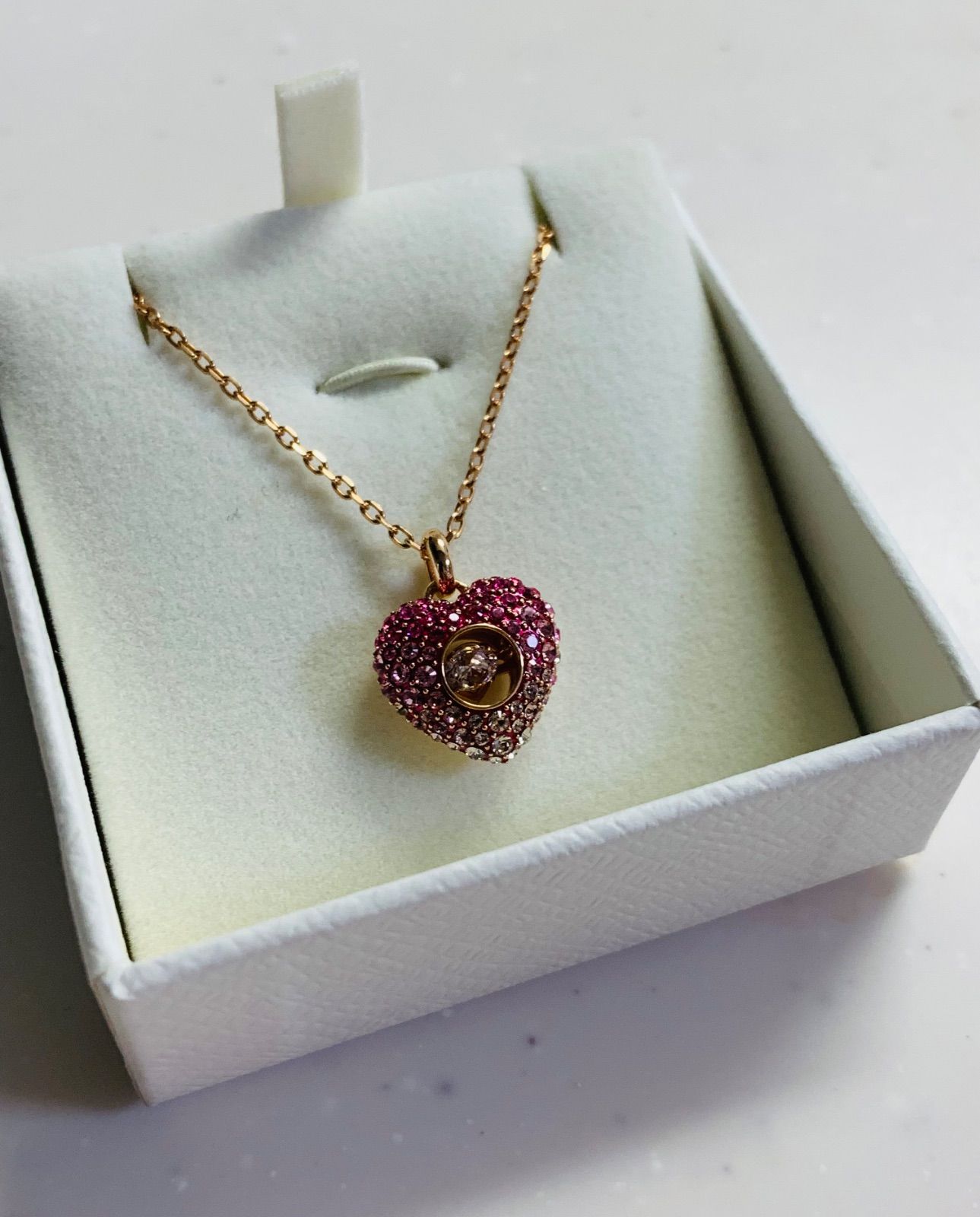 スワロフスキー Swarovski Hyperbola ペンダント