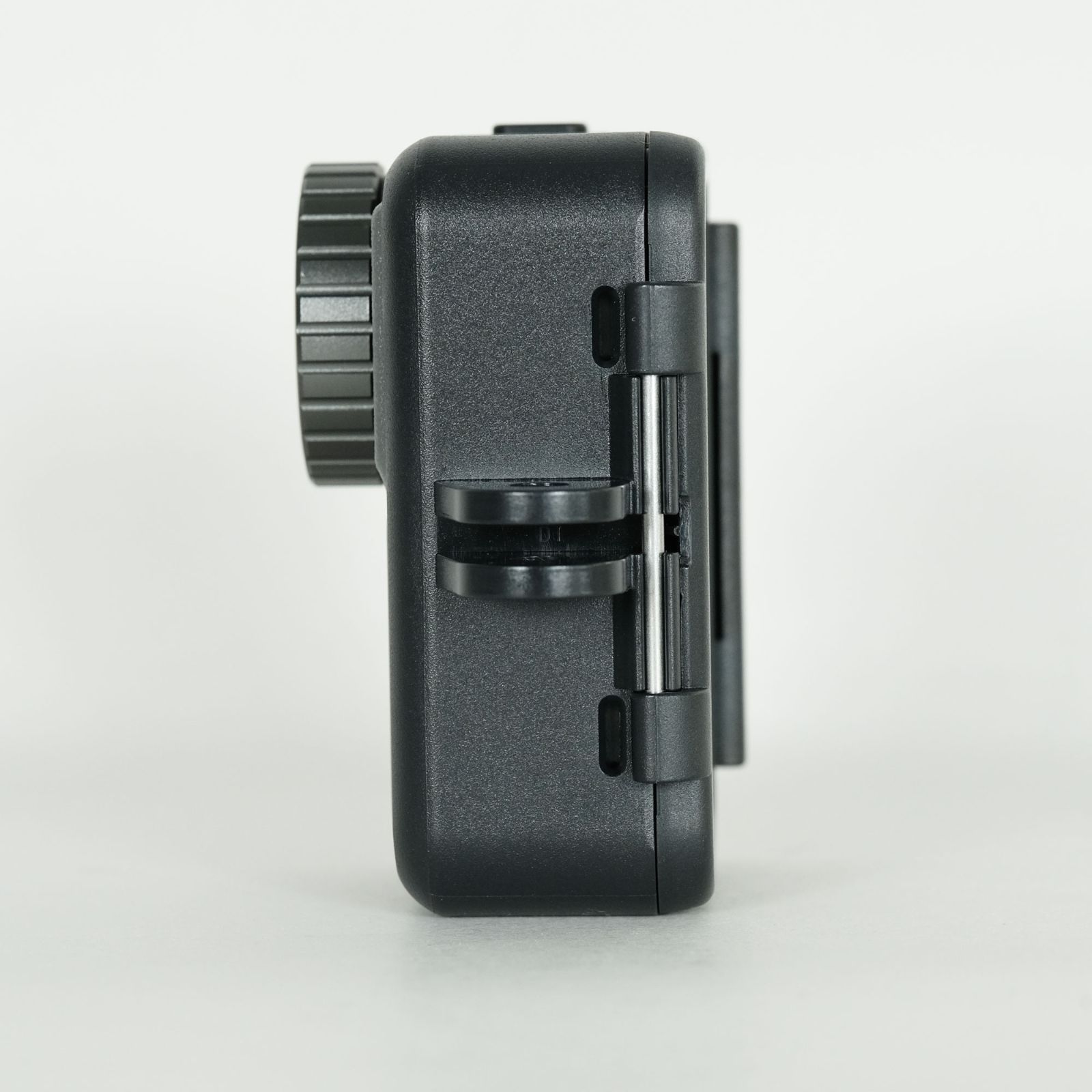 【美品、おまけ付】DJIのOSMO ACTION（オズモアクション） 良品｜バッテリー3個・チャージャー・おまけ付] DJI OSMO ACTION