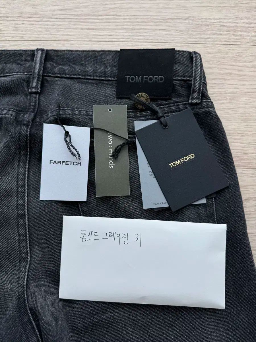 TOM FORD グレー ストレートデニム 31インチ made in USA TOM FORD グレー ストレートデニム 31インチ made in USA