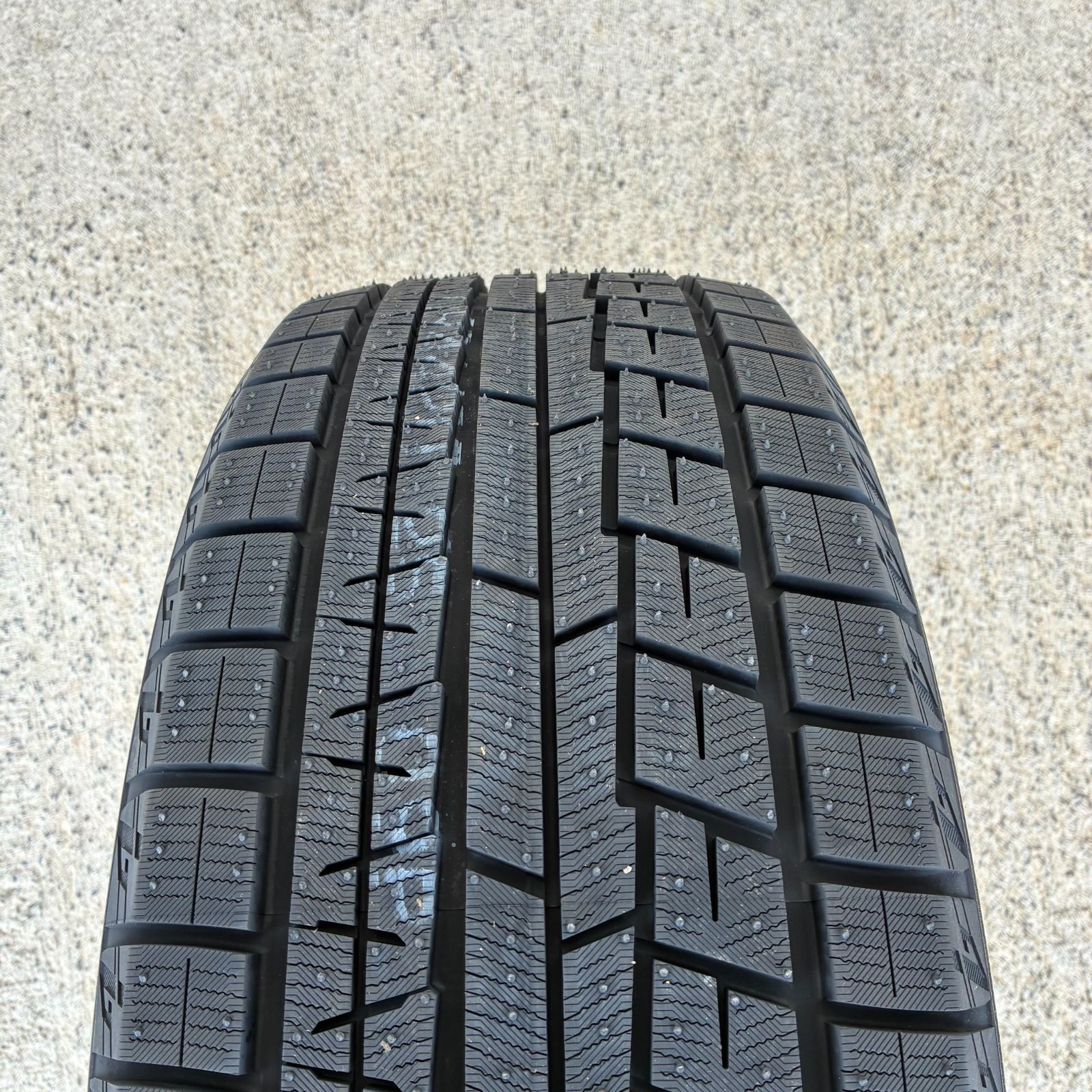 送料無料 バリ溝 年式21 YOKOHAMA iceGUARD 6 iG60 新品】 YOKOHAMA iceGUARD 6 iG60 スタッドレスタイヤ 165/80R13