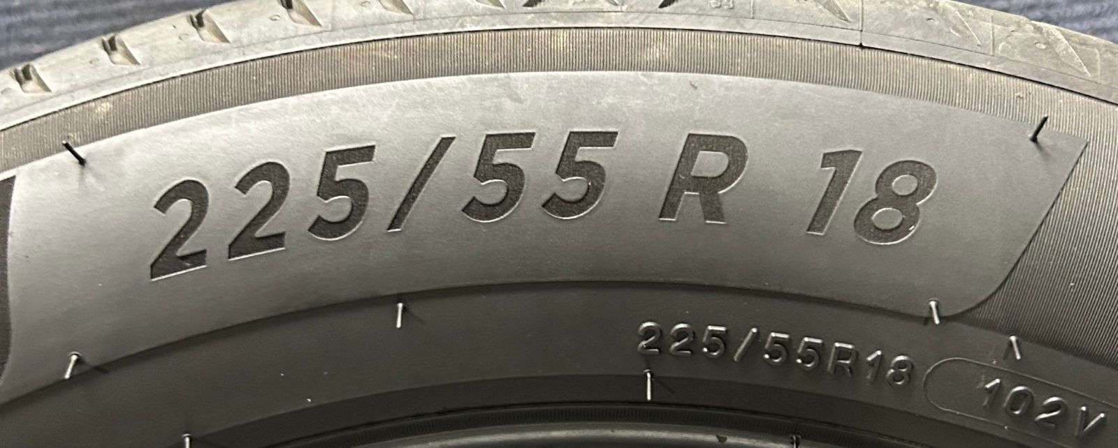 225 55R18