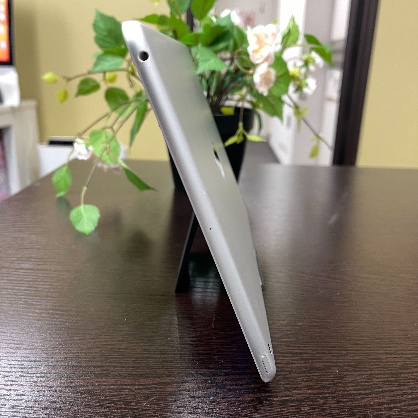 完動品iPad第9世代(A2602)本体64GBシルバー送料込V9G4D Apple iPad 9世代 無印 64GB WiFi シルバー 【公式通販】